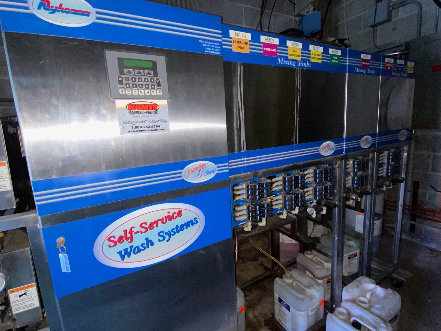 Image for ABSOLUTE AUCTION 2500 PARK AVE