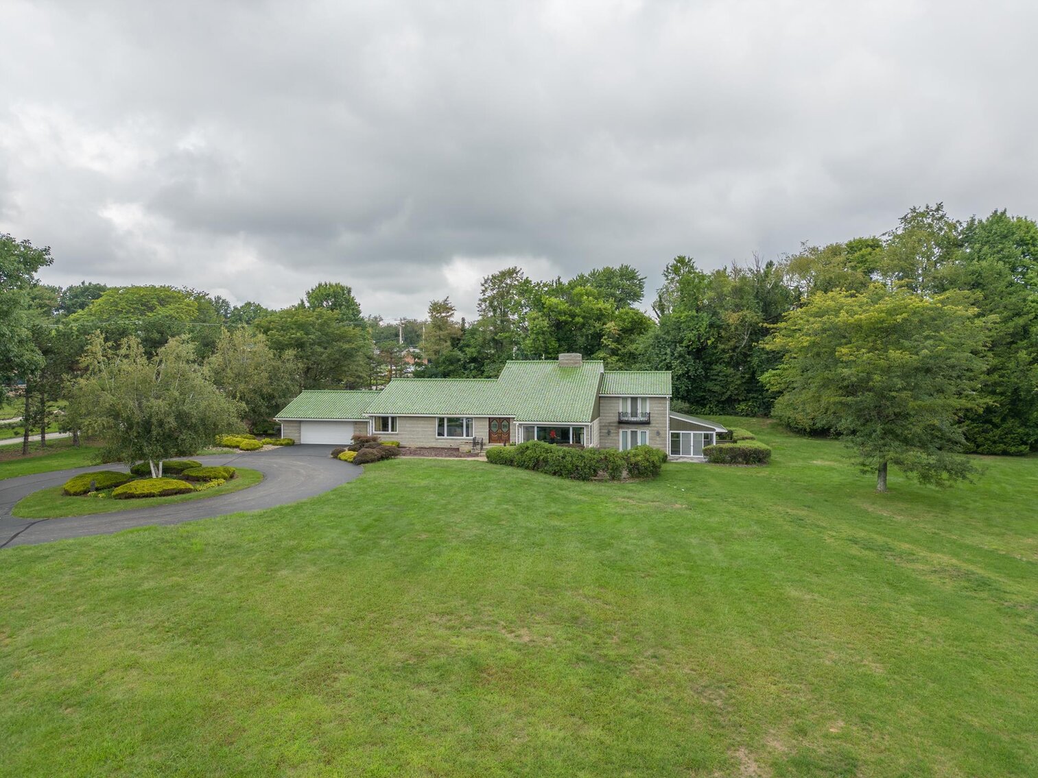 SOLD 555,500 Elegant 4 Bedroom with Panoramic Views of the Laurel