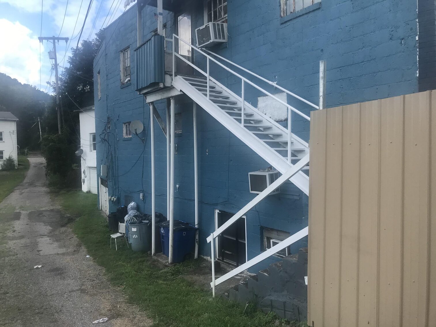 6 Unit Apartment Complex in Cabin Creek