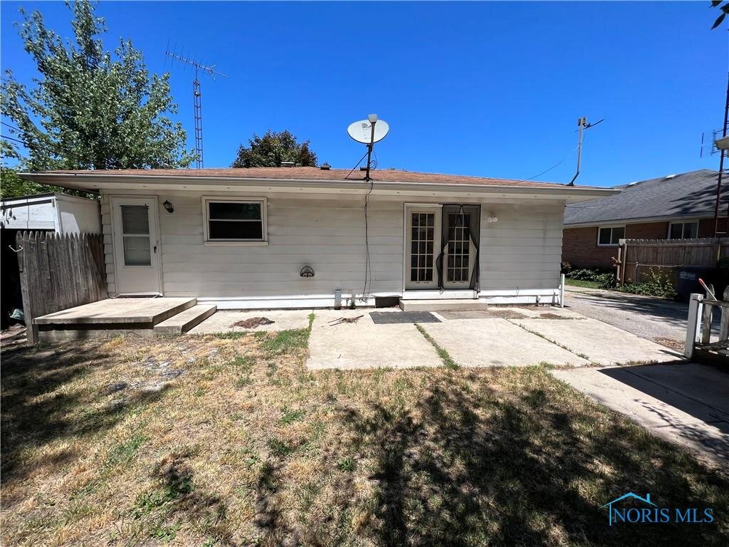 MINIMUM BID AUCTION 59,000! 3953 Quinton Ave