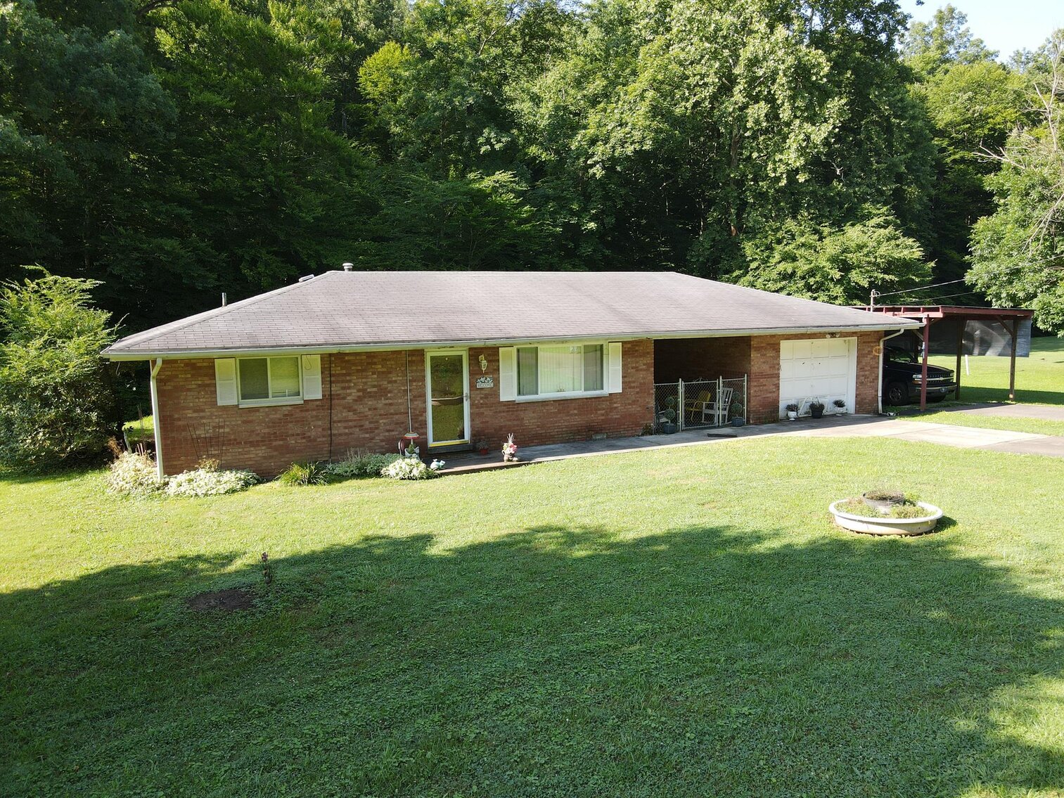 SOLD 137,500 Spacious Home in Coopers Creek Area on 1.31 Acres
