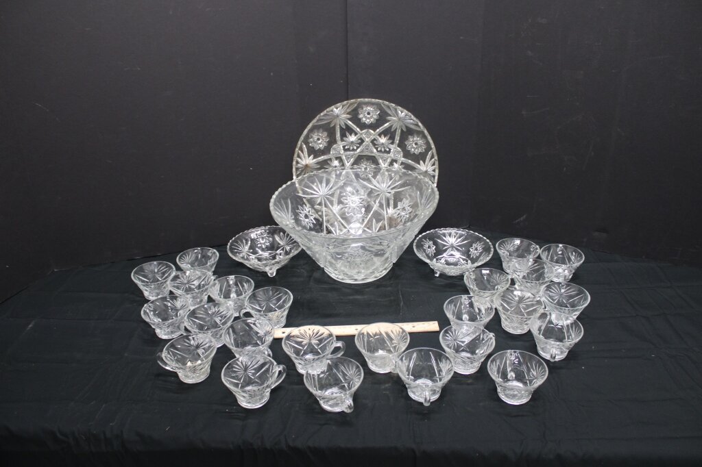 Image for St. Louis Cardinal Baseball Memorabilia, Disney, Warner Bros., Stoneware Crocks, Advertising Lights, Advertising, & More Online Only Auction