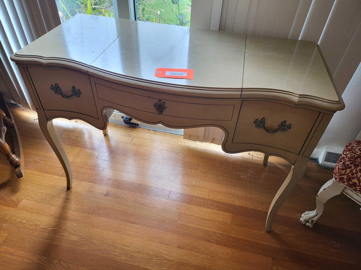 Image for Furniture, collectibles, household-Waubenoor