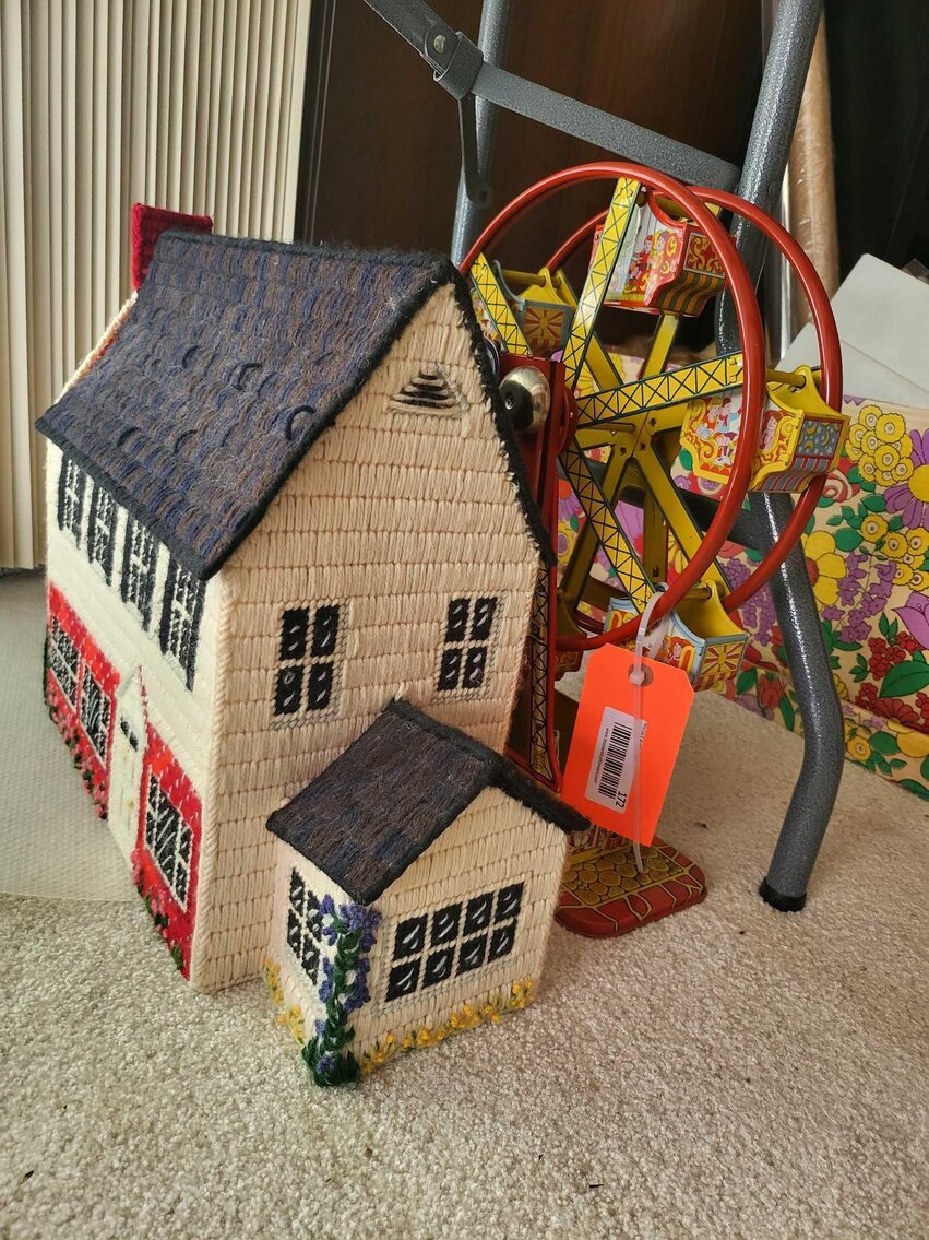 Image for Furniture, collectibles, household-Waubenoor