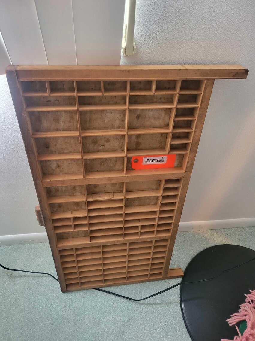 Image for Furniture, collectibles, household-Waubenoor