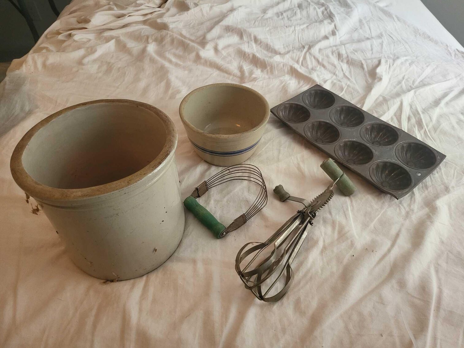 Image for Furniture, collectibles, household-Waubenoor