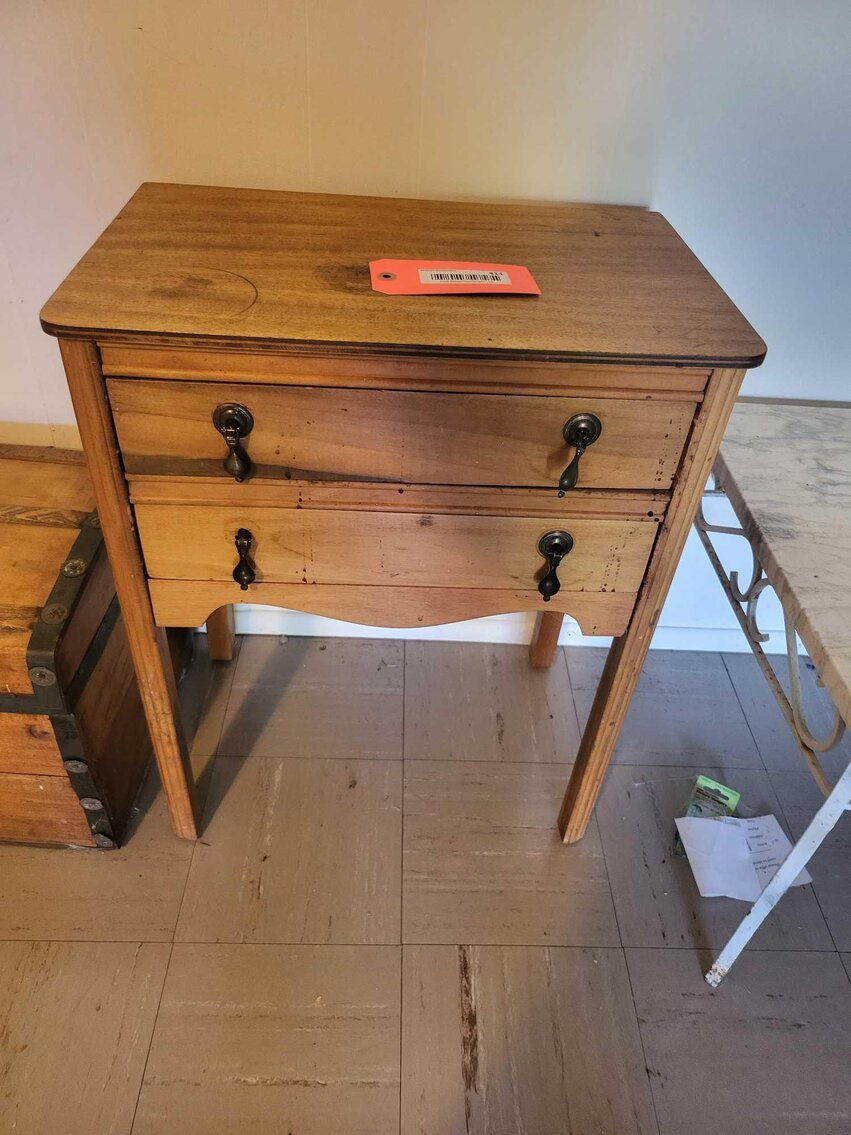 Image for Furniture, collectibles, household-Waubenoor