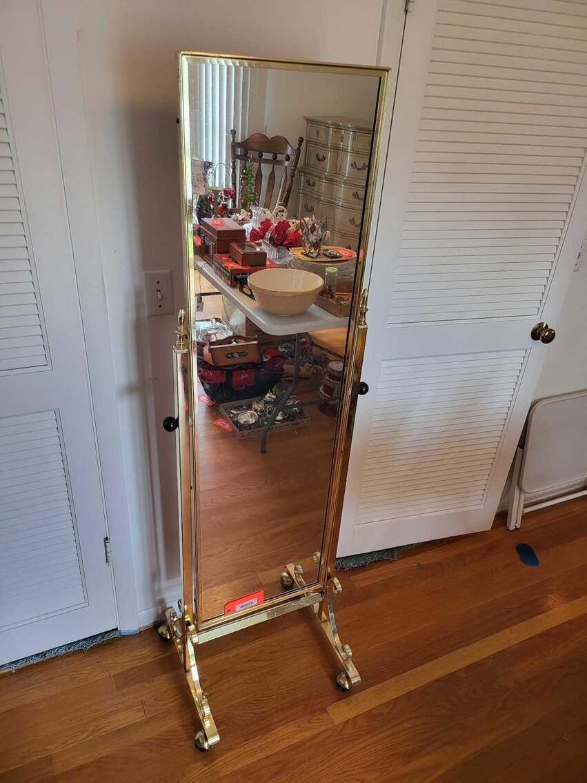 Image for Furniture, collectibles, household-Waubenoor