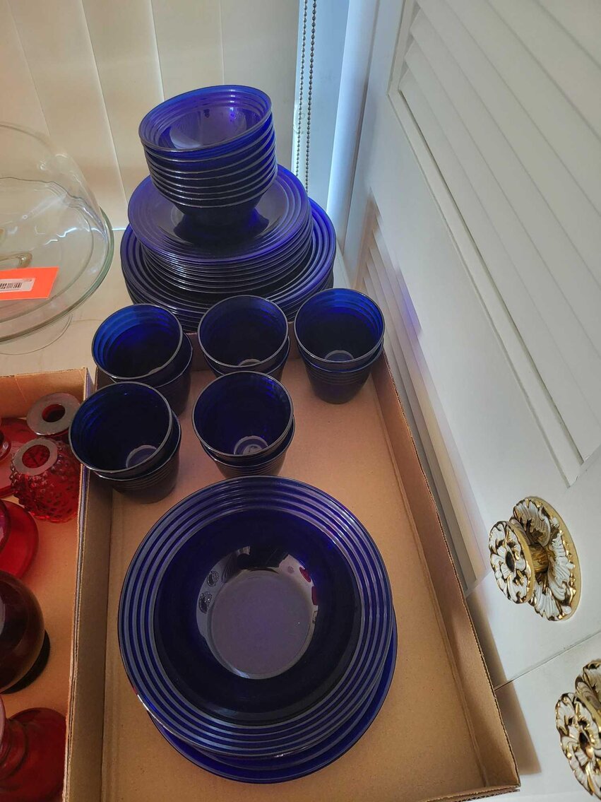 Image for Furniture, collectibles, household-Waubenoor