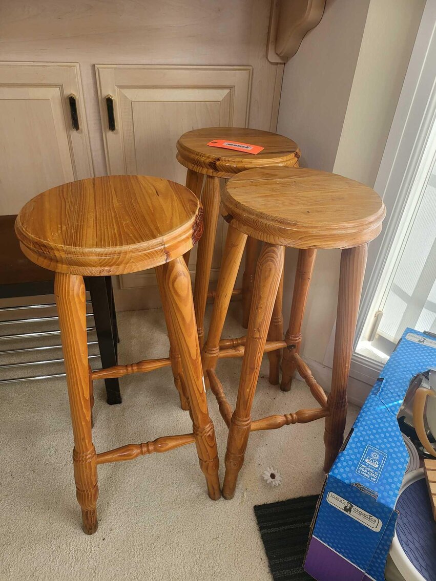 Image for Furniture, collectibles, household-Deer Path Dr