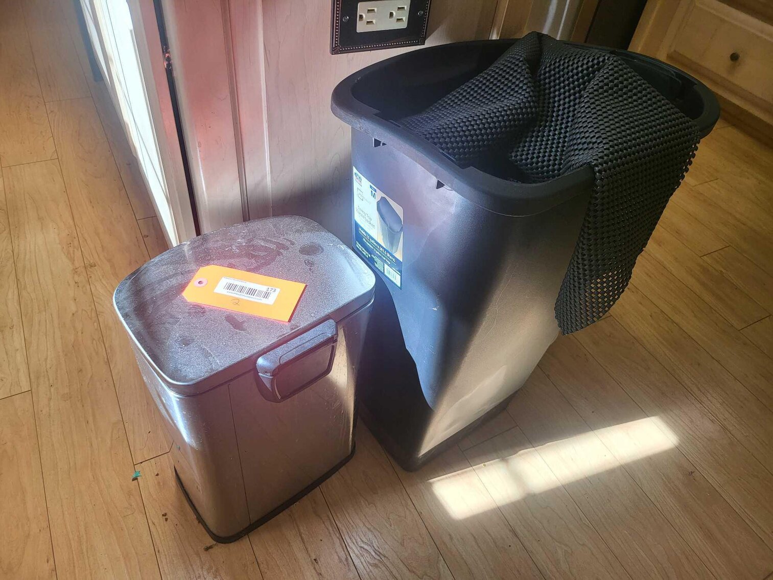 Image for Furniture, collectibles, household-Deer Path Dr