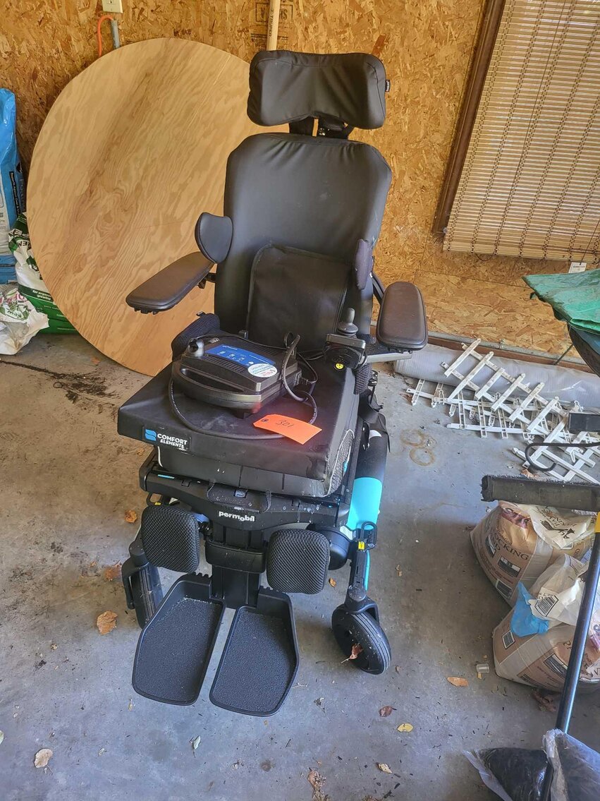 Image for Furniture, collectibles, household-Deer Path Dr