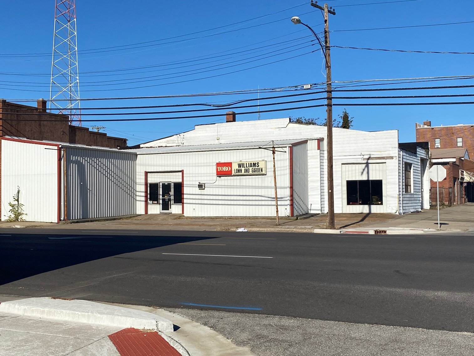 Image for ABSOLUTE RETIREMENT AUCTION - 619 FERRY STREET & 106 W. 7TH STREET METROPOLIS, IL
