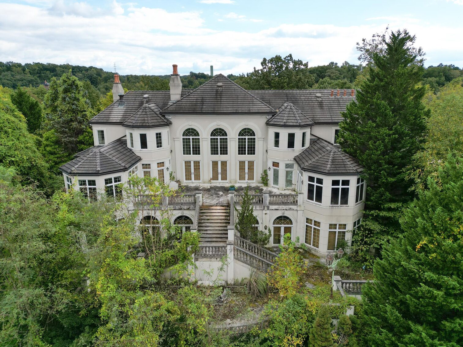 SOLD 913 000 6 Bedroom Mansion On Over 13 Acres Ready For Restoration SOLD 913 000 6 Bedroom Mansion On Over 13 Acres Ready For Restoration