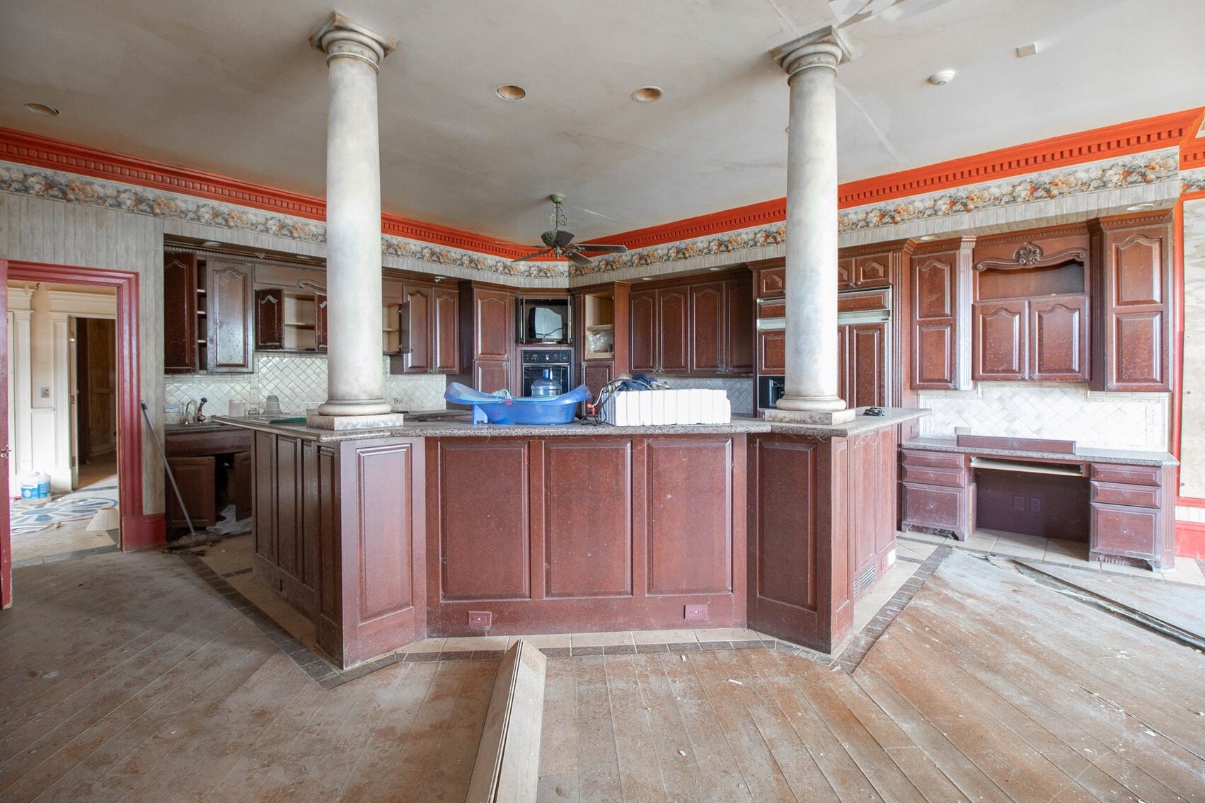 Image for SOLD $913,000 - 6 Bedroom Mansion on over 13 Acres Ready for Restoration