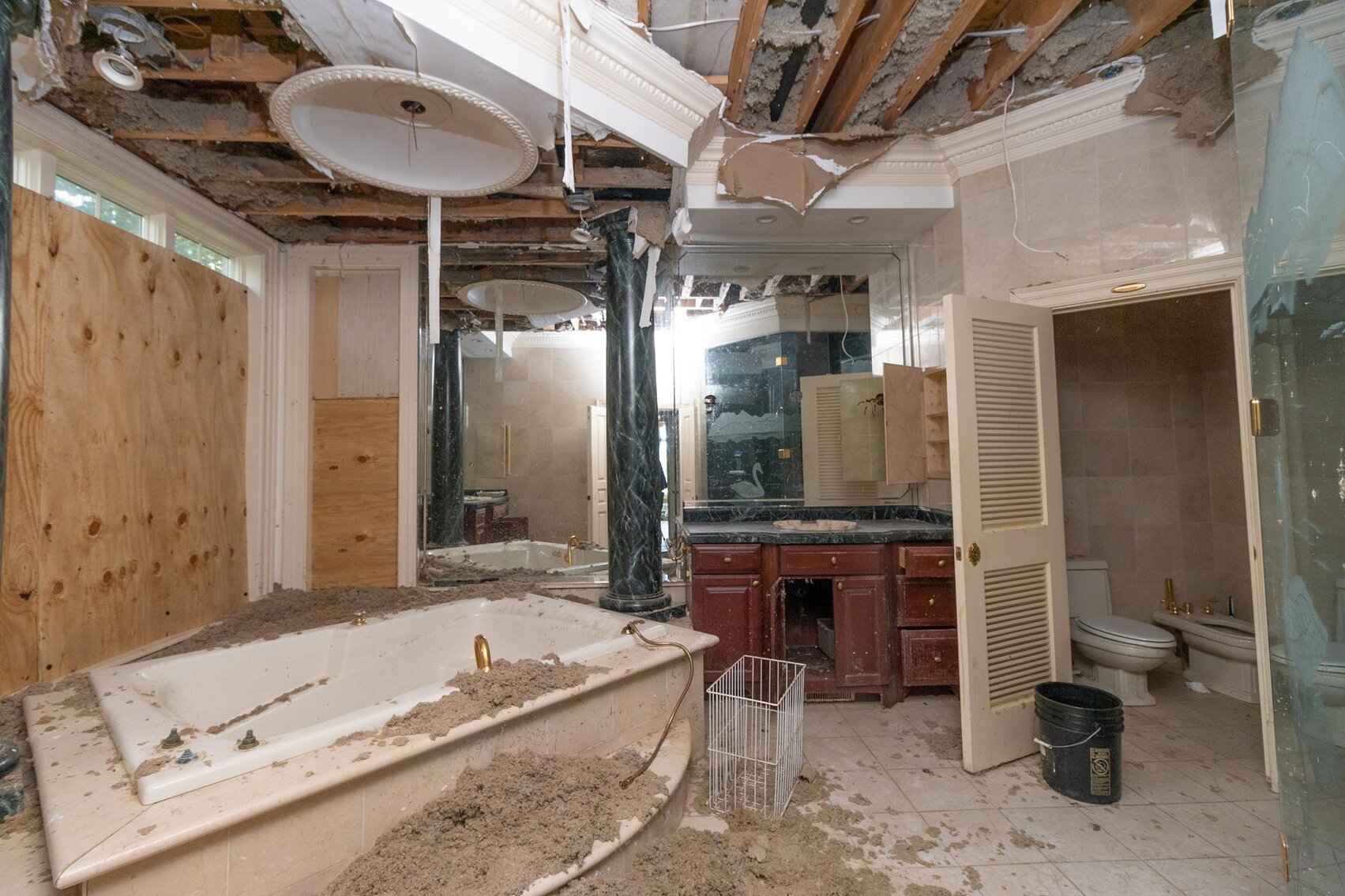 Image for SOLD $913,000 - 6 Bedroom Mansion on over 13 Acres Ready for Restoration