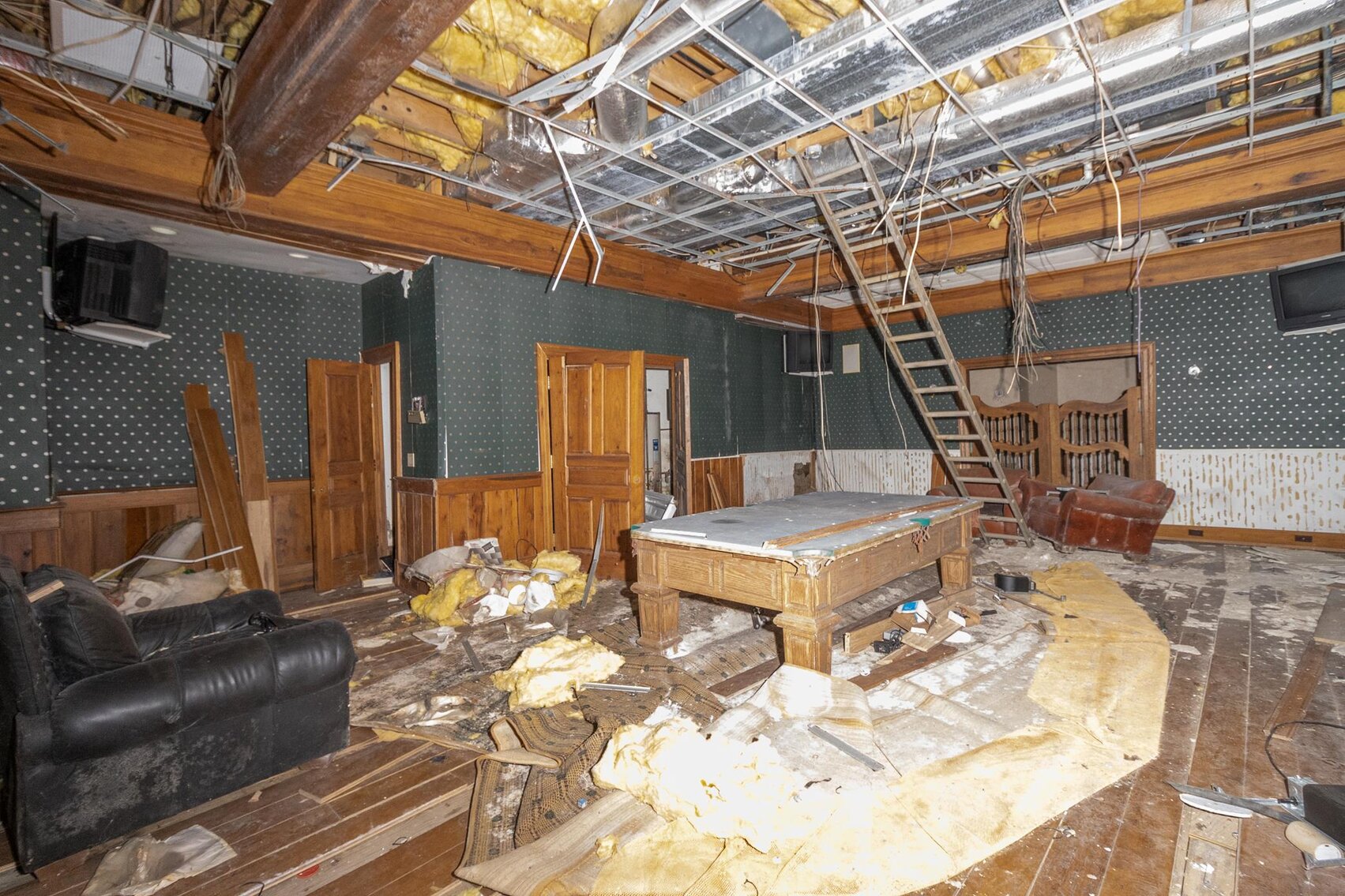 Image for SOLD $913,000 - 6 Bedroom Mansion on over 13 Acres Ready for Restoration