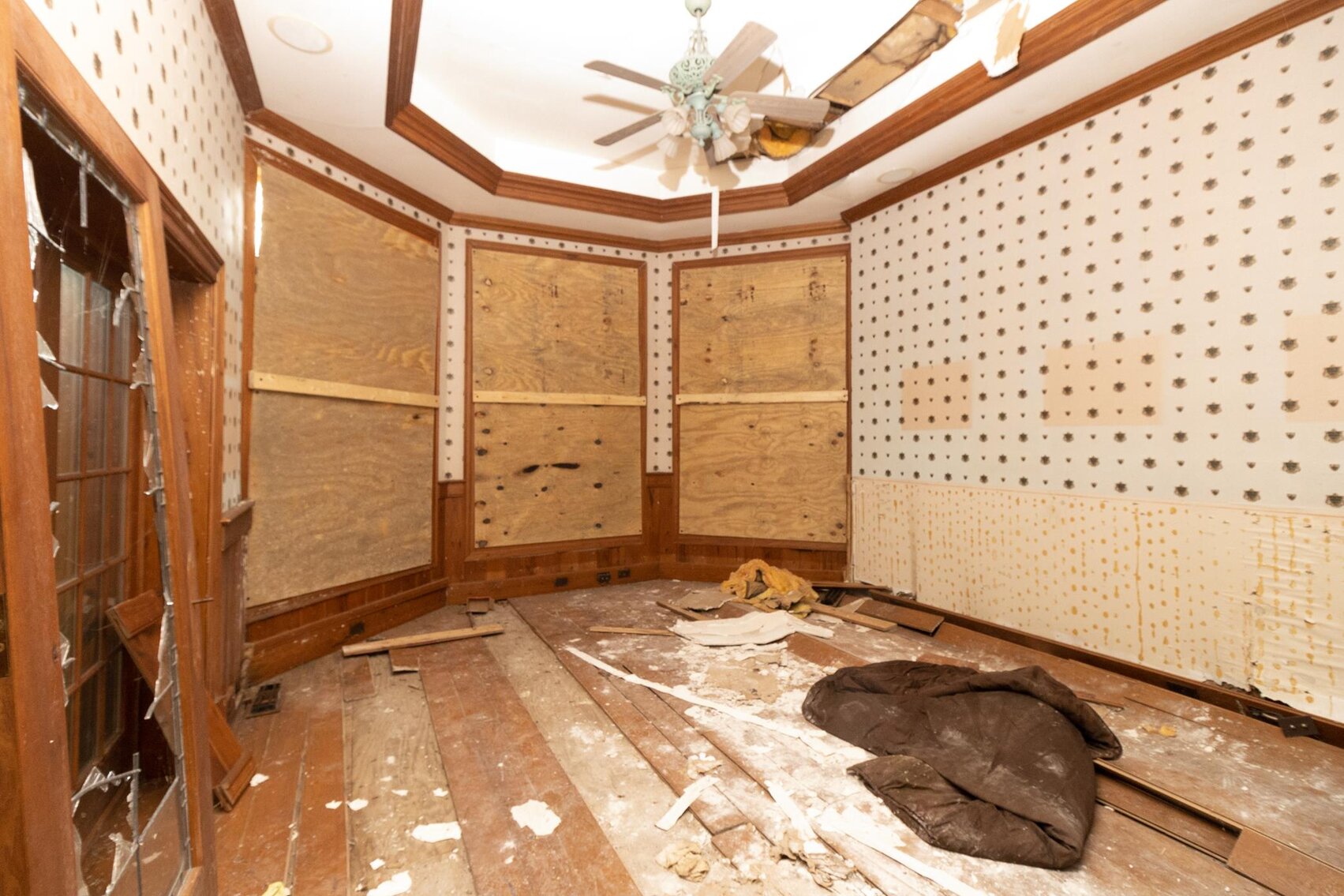 Image for SOLD $913,000 - 6 Bedroom Mansion on over 13 Acres Ready for Restoration