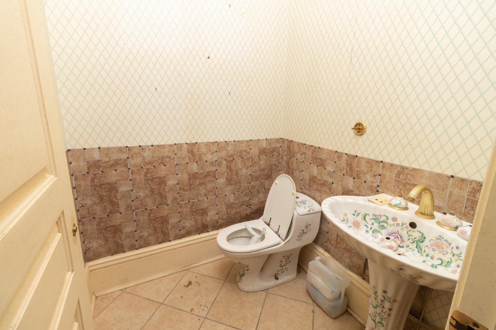 Image for SOLD $913,000 - 6 Bedroom Mansion on over 13 Acres Ready for Restoration