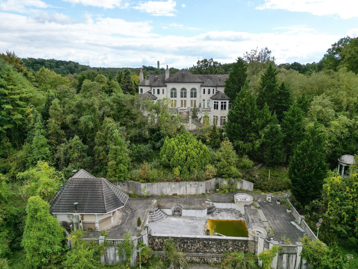 Image for SOLD $913,000 - 6 Bedroom Mansion on over 13 Acres Ready for Restoration