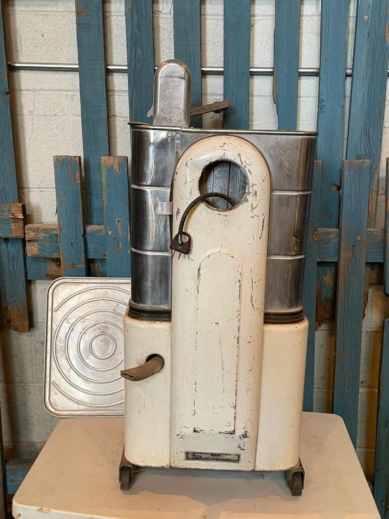 Image for LIVE Onsite Antiques & Advertising Auction Omaha