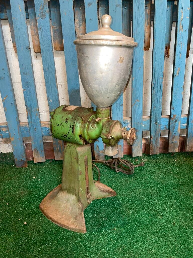 Image for LIVE Onsite Antiques & Advertising Auction Omaha