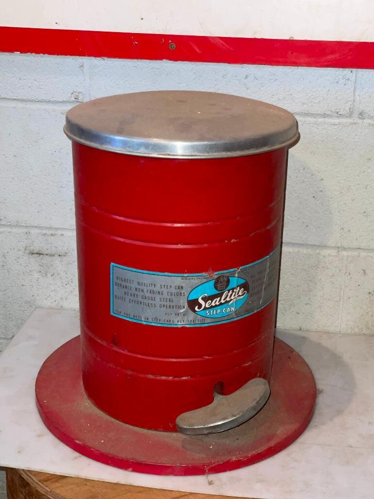 Image for LIVE Onsite Antiques & Advertising Auction Omaha