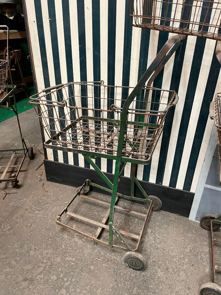 Image for LIVE Onsite Antiques & Advertising Auction Omaha