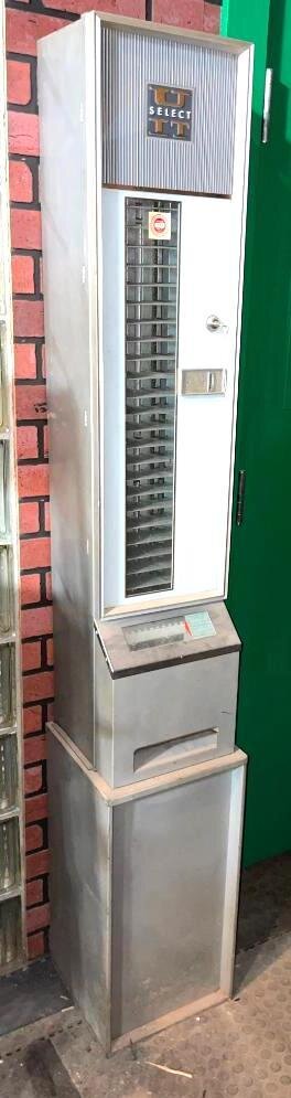 Image for LIVE Onsite Antiques & Advertising Auction Omaha