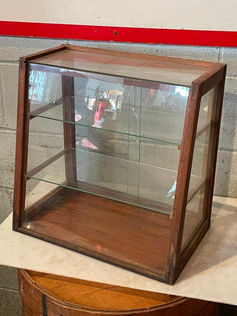 Image for LIVE Onsite Antiques & Advertising Auction Omaha