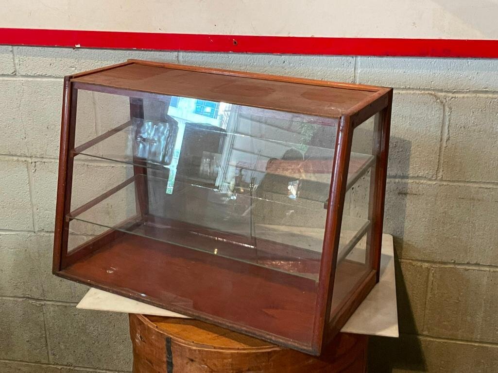 Image for LIVE Onsite Antiques & Advertising Auction Omaha