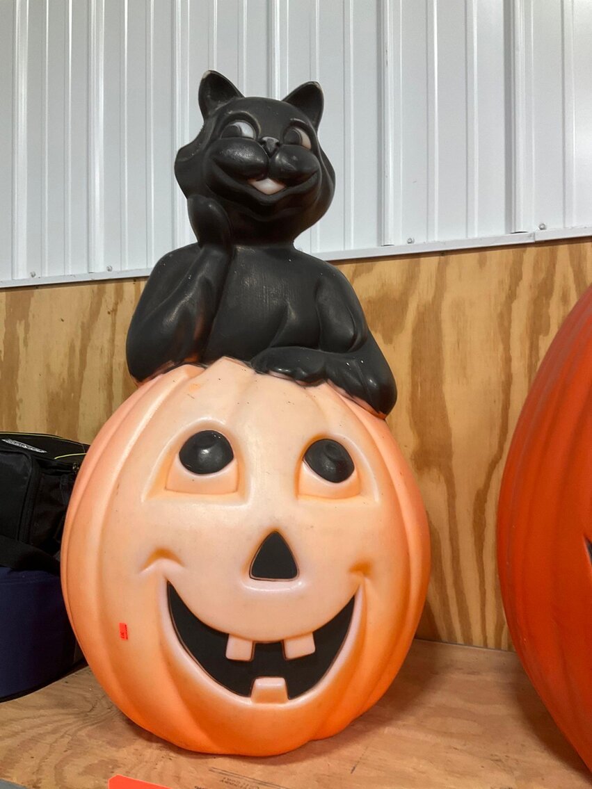 Image for Furniture, collectibles, household- New North