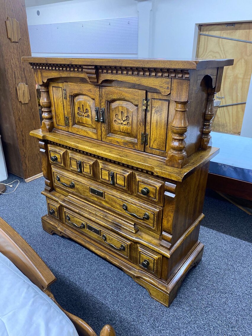 Image for Furniture, collectibles, household- New North