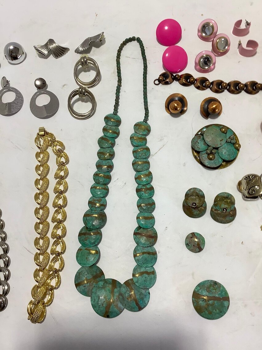 Image for Furniture, collectibles, household- New North