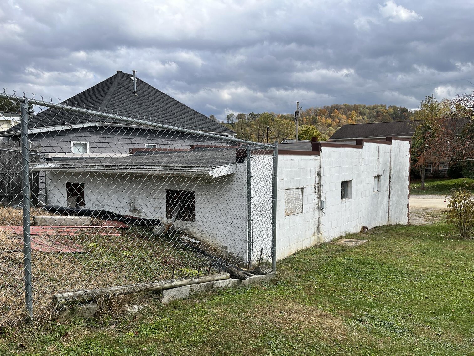 SOLD 38,500 MixedUse Block Building in Nutter Fort