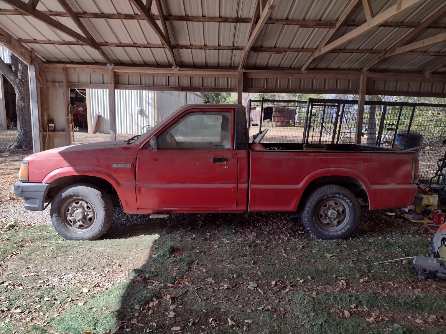 Lee Auction -Farm Equipment, Trailers, Ford F-350, building supplies and much more! Online Auction only! photo 7