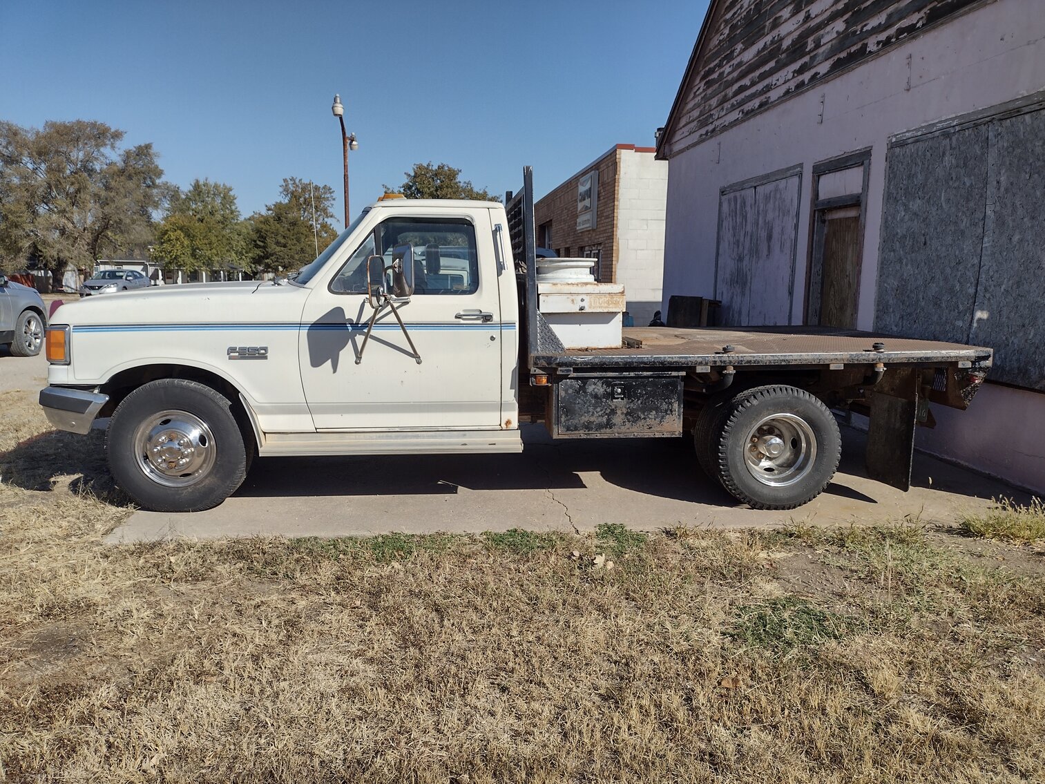 Lee Auction -Farm Equipment, Trailers, Ford F-350, building supplies and much more! Online Auction only! photo 6