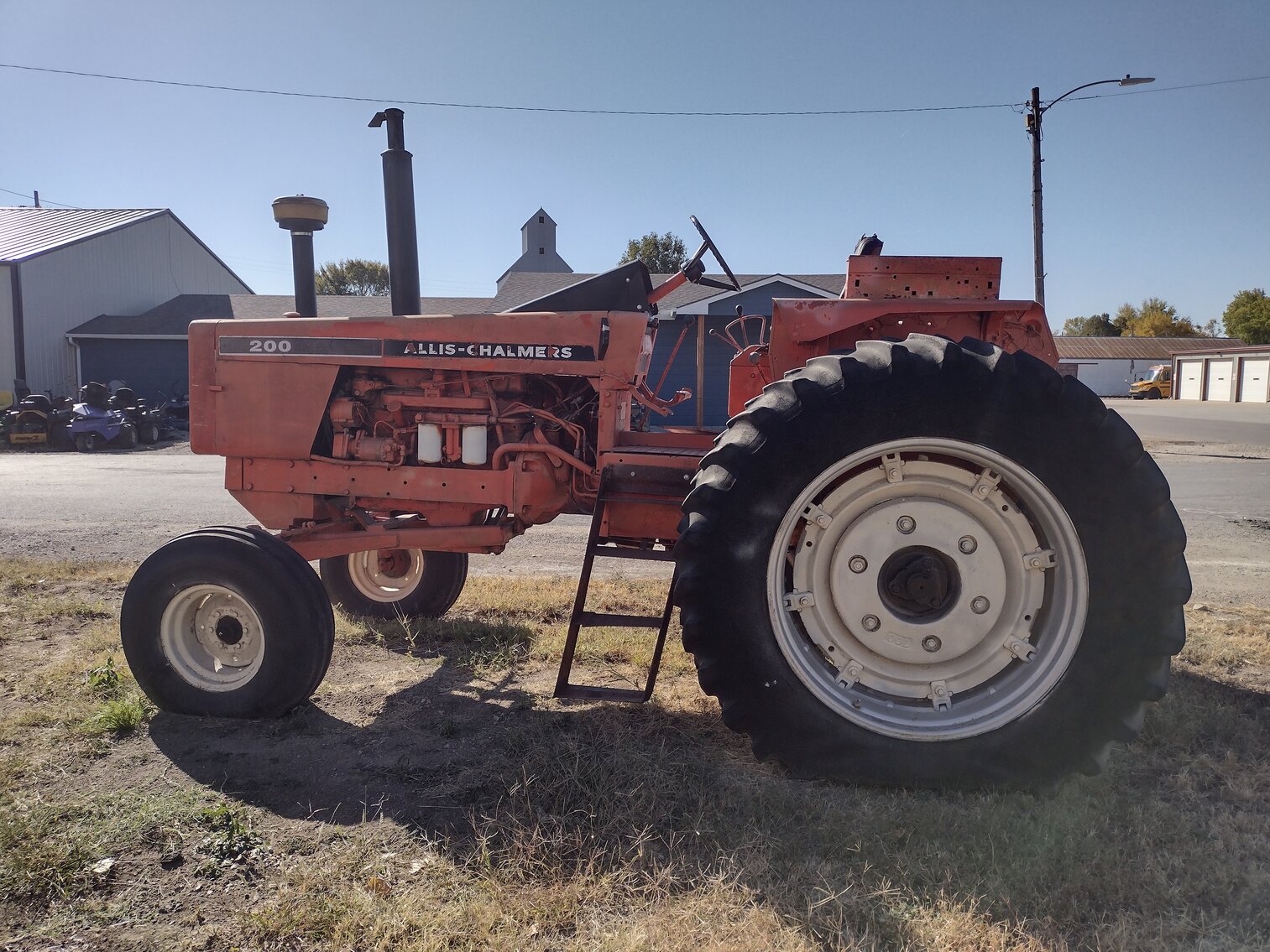 Lee Auction -Farm Equipment, Trailers, Ford F-350, building supplies and much more! Online Auction only! photo 2