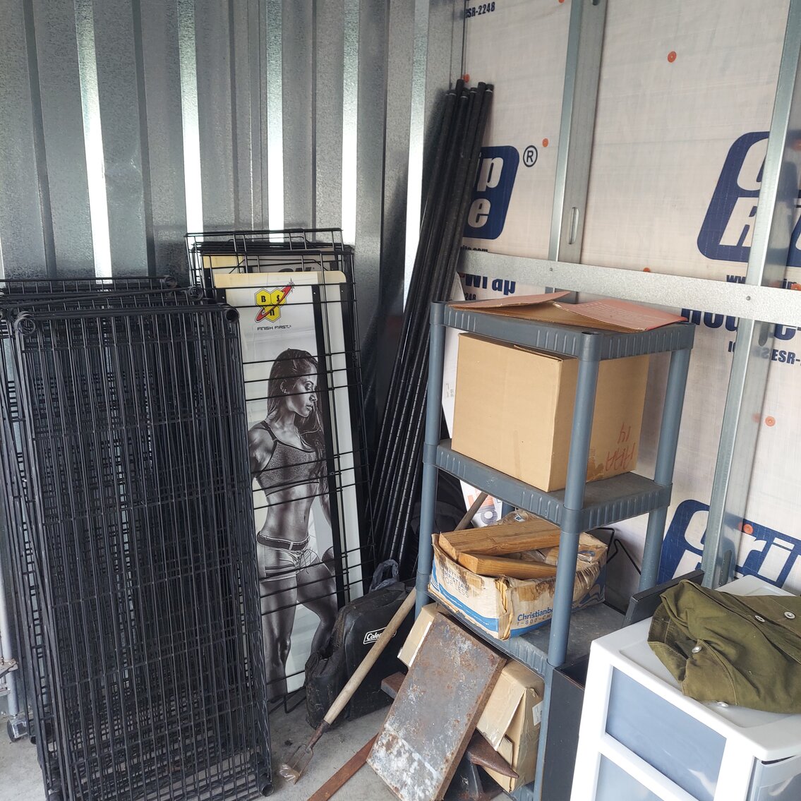 Image for Hurricane & Winfield, WV – Storage Units Auction! 10 Units!