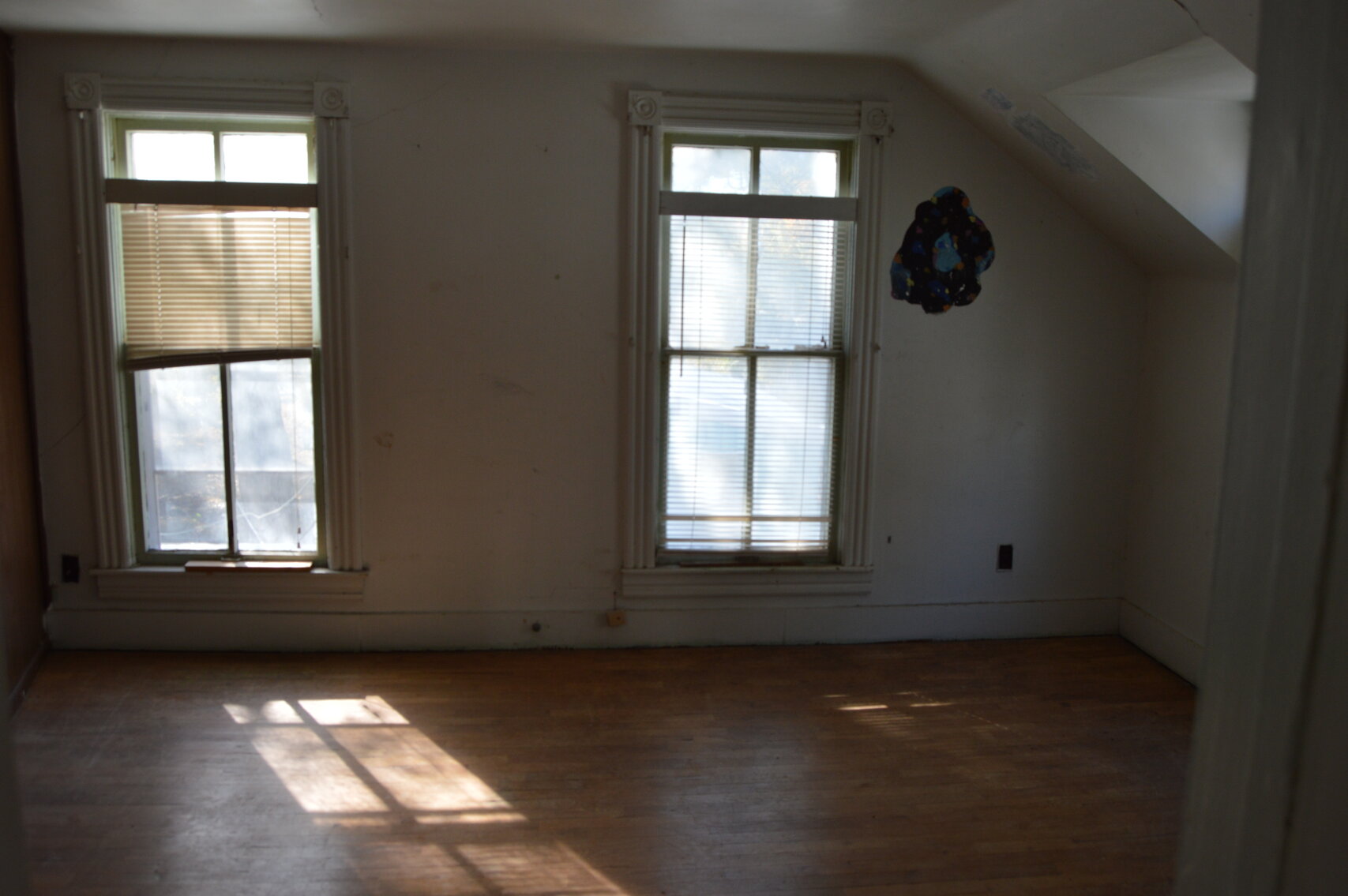 Image for 211 E 4th St