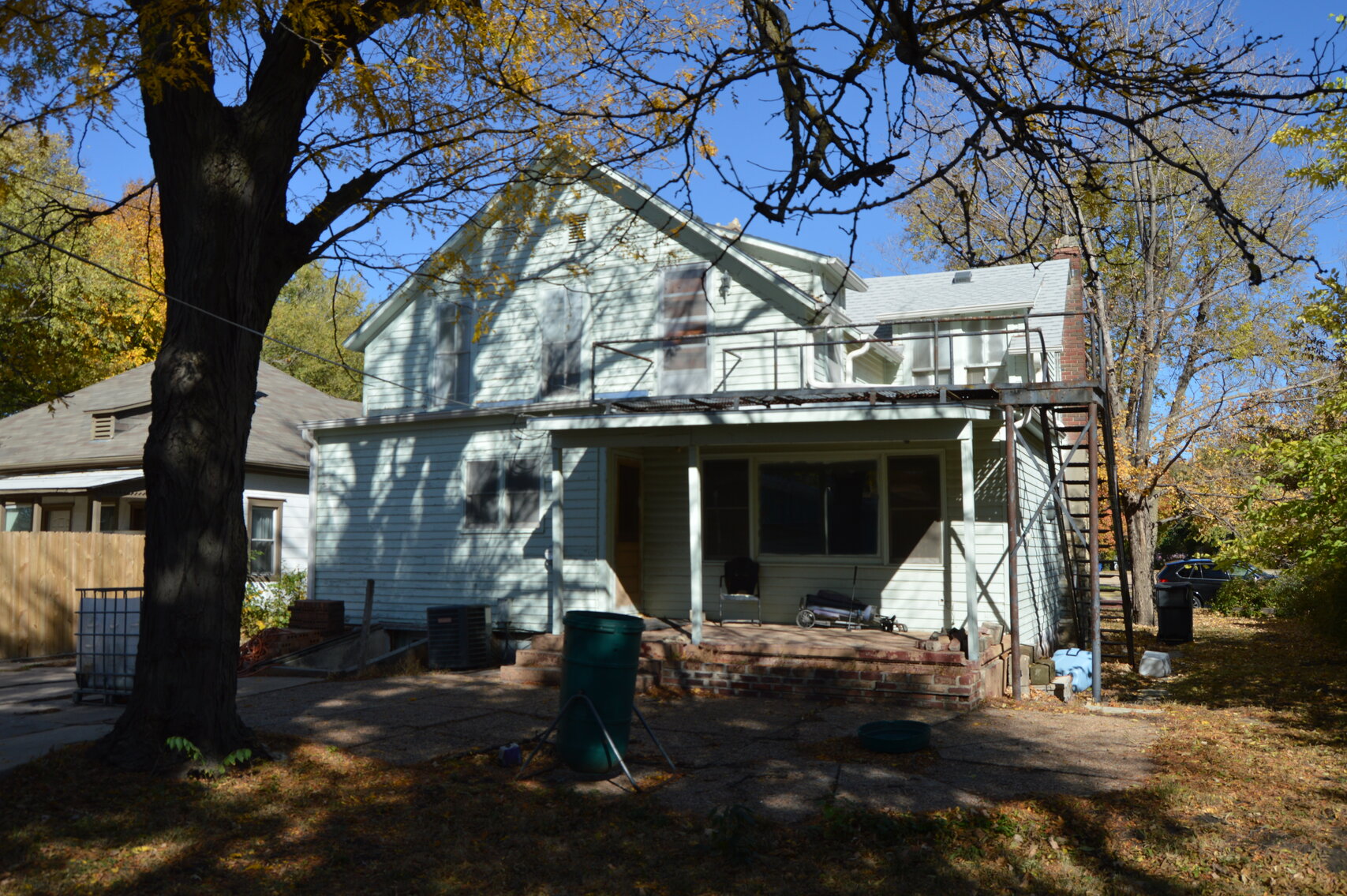 Image for 211 E 4th St