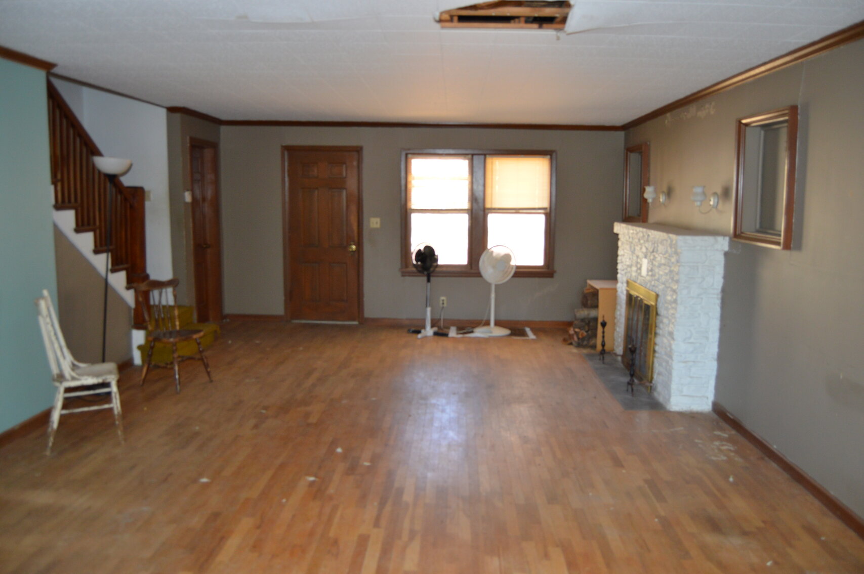 Image for 211 E 4th St