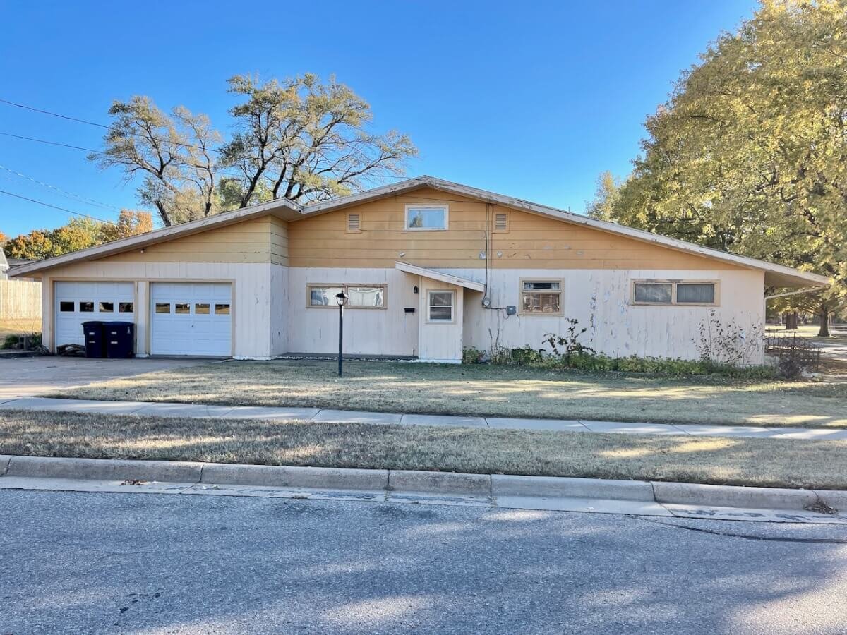 4 Bed 1.5 Bath Home in El Dorado, '54 Mercury Monterey Convertible & Personal Property Online Only Auction! photo 1