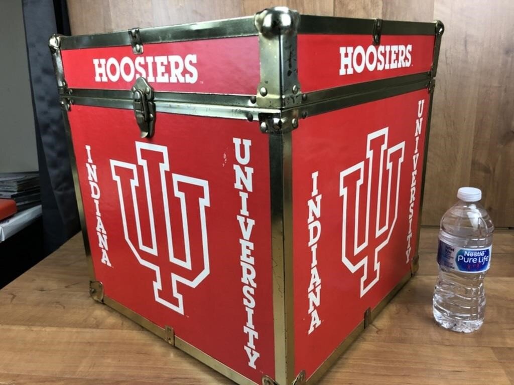 Image for Davidson Cottages, Christmas, Candles, Toys Online Auction