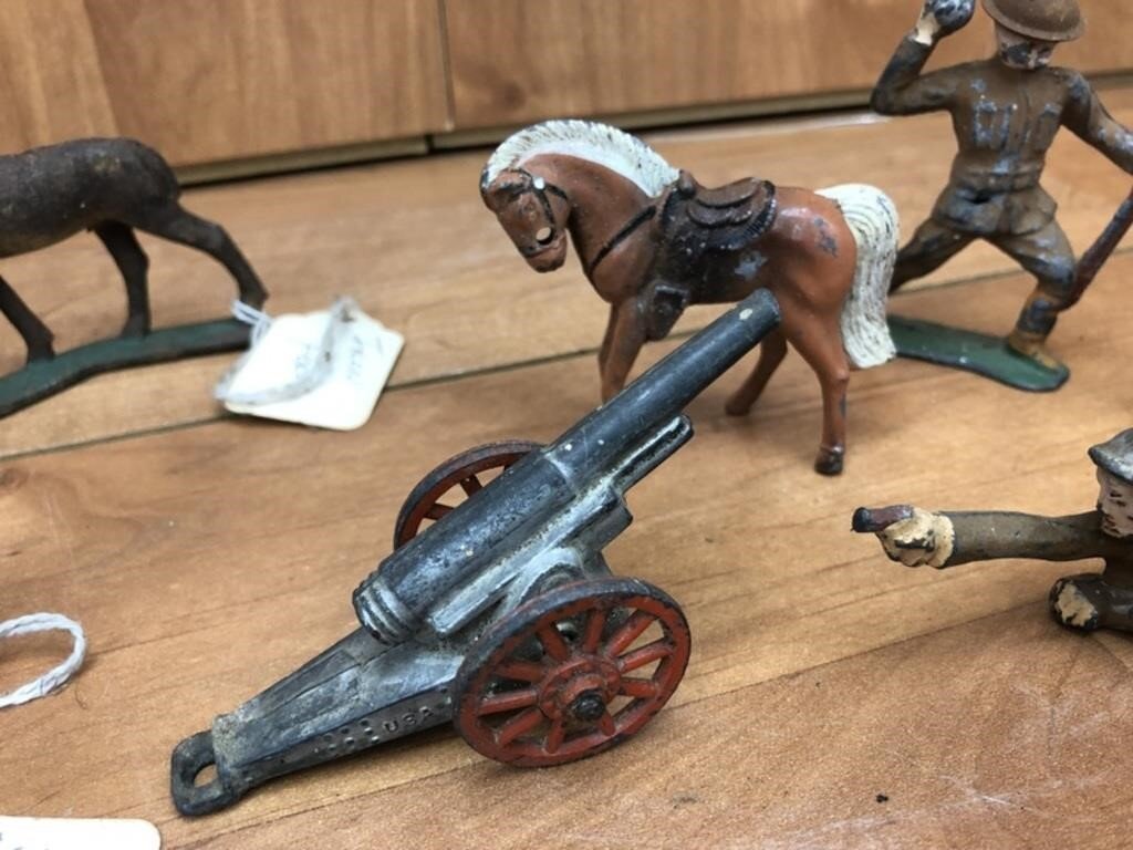 Image for Davidson Cottages, Christmas, Candles, Toys Online Auction