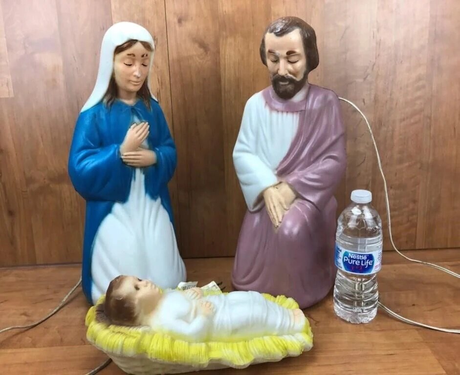 Image for Davidson Cottages, Christmas, Candles, Toys Online Auction