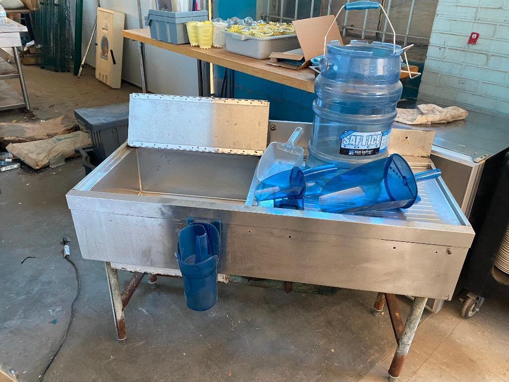 Image for Restaurant Management Company Storage Warehouse Liquidation - Short Notice Restaurant Liquidation Online Auction