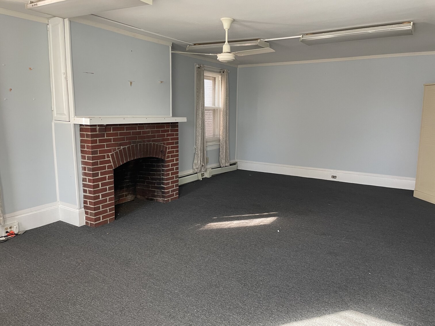 Image for Bankruptcy Auction - 2-Story 4,000 +/- SF Professional Office Building w/ Private Parking Lot in Downtown Salem