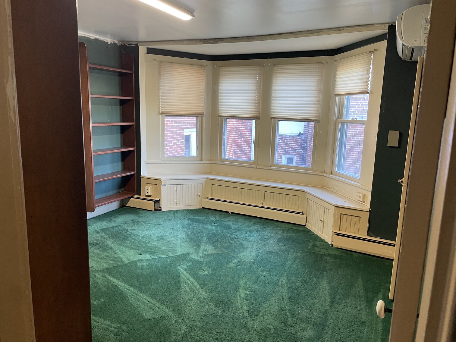 Image for Bankruptcy Auction - 2-Story 4,000 +/- SF Professional Office Building w/ Private Parking Lot in Downtown Salem