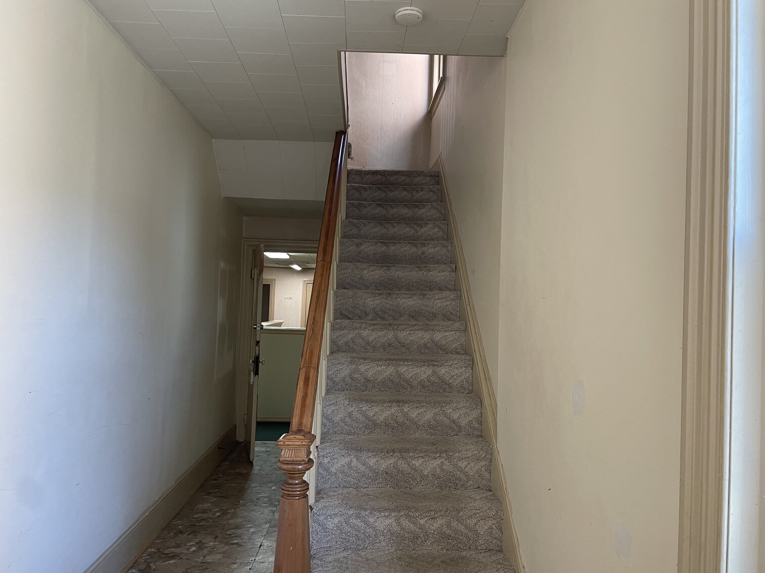 Image for Bankruptcy Auction - 2-Story 4,000 +/- SF Professional Office Building w/ Private Parking Lot in Downtown Salem